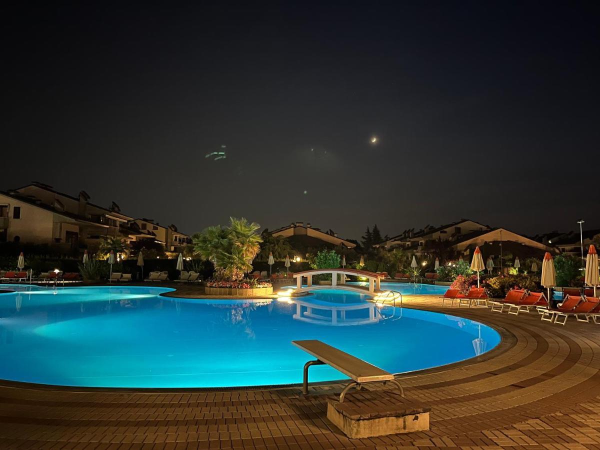 Green Apartment And Pools Desenzano del Garda Exterior photo