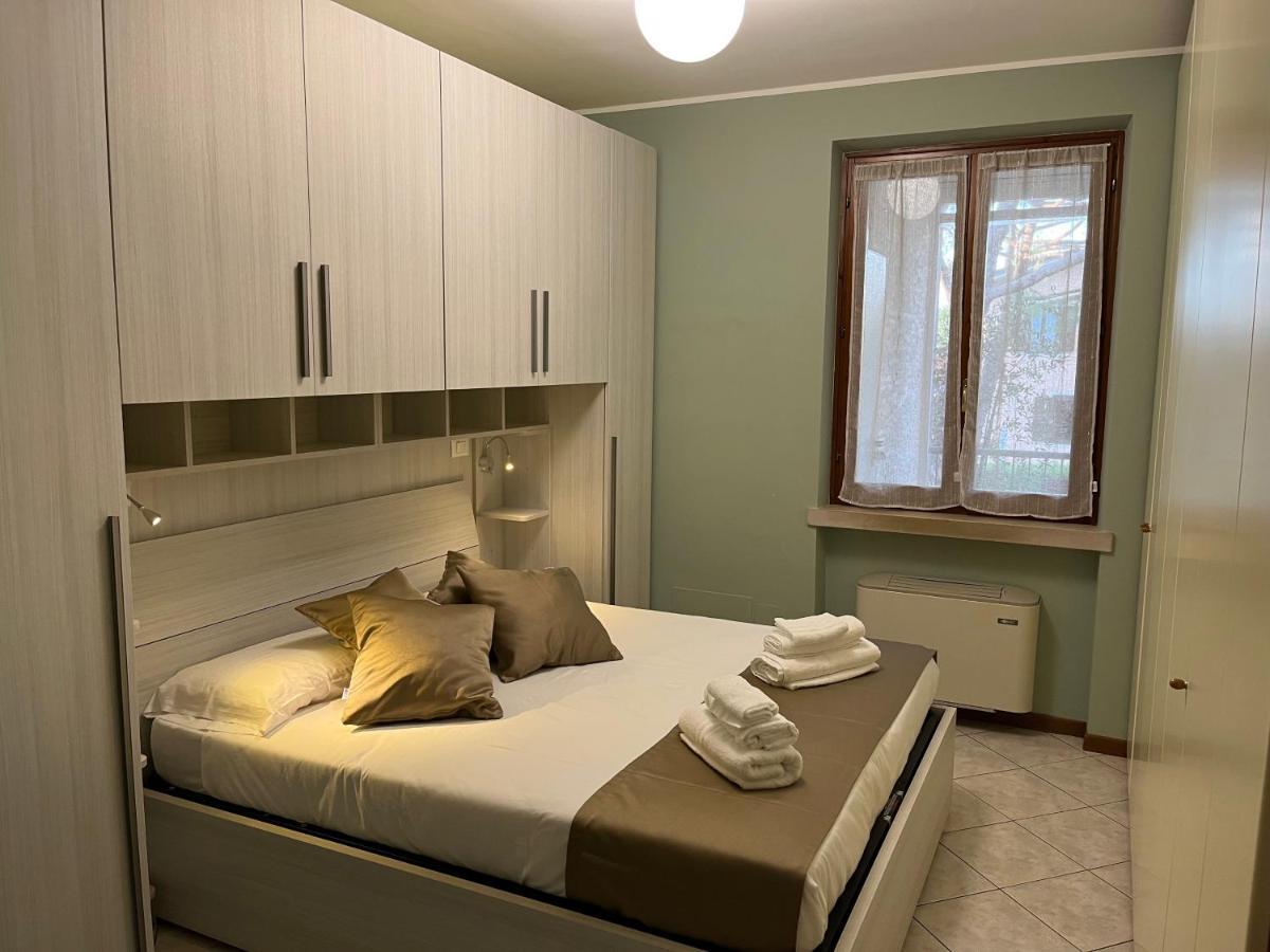 Green Apartment And Pools Desenzano del Garda Exterior photo